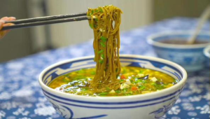 独树一帜的蓝田荞面饸饹